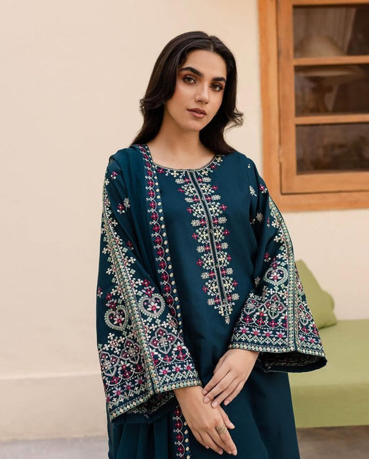 Adaab lawn 3PC – Elegance in Every Thread