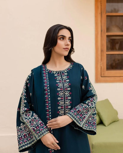Adaab lawn 3PC – Elegance in Every Thread