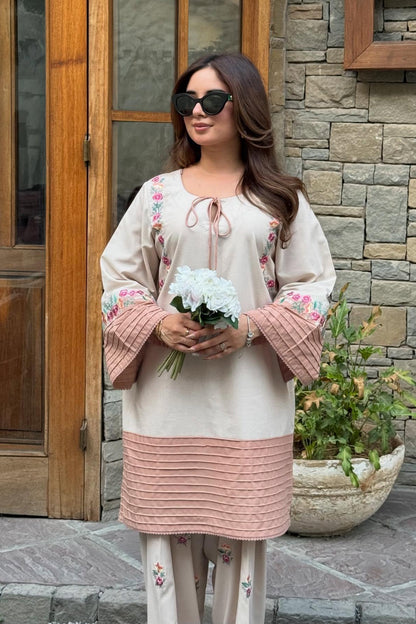 VAARI  LAWN 2PC ( FARSHI SHALWAR )