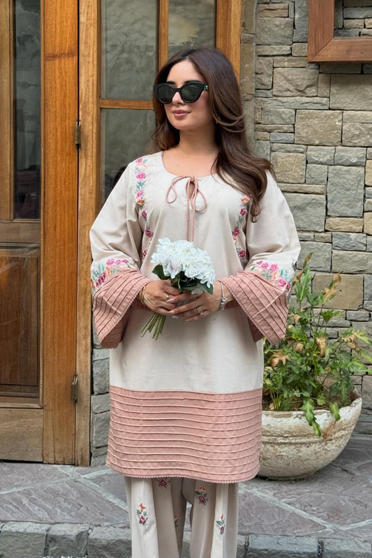 VAARI  LAWN 2PC ( FARSHI SHALWAR )