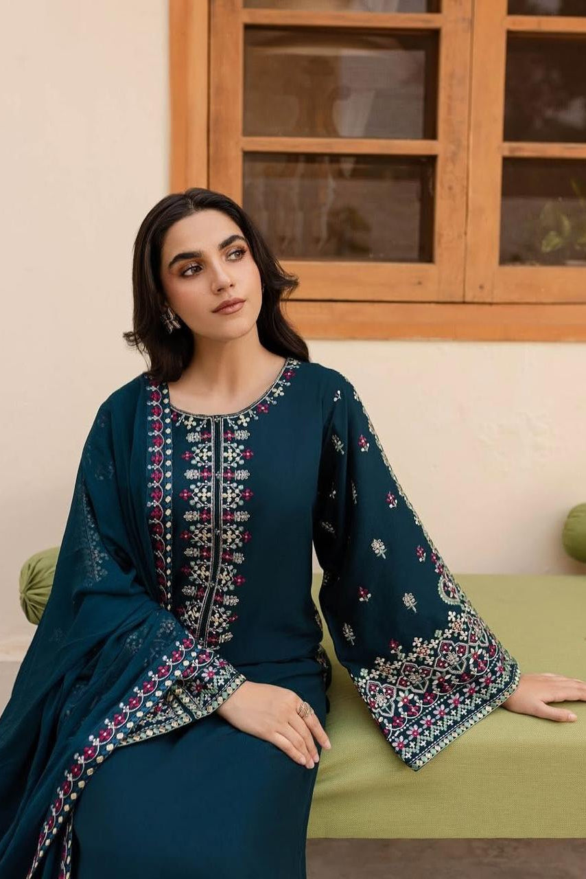 Adaab lawn 3PC – Elegance in Every Thread
