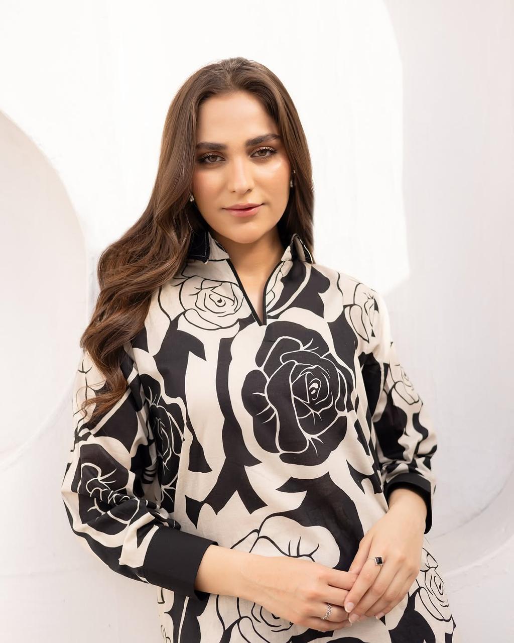 NOVINA LAWN CORD SET