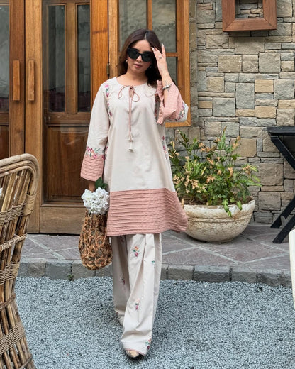 VAARI  LAWN 2PC ( FARSHI SHALWAR )